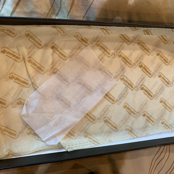 Burgundy women’s leather gloves - Picture 9 of 9